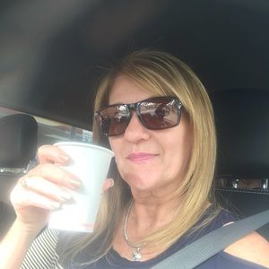 Meet your Posher, Mayra